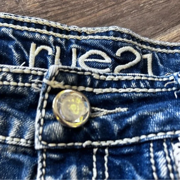 💋Rue 21 Lace Trimmed Low Daisy Dukes Denim bootie shorts 9/10 curvy 🩷 92 - Picture 3 of 7